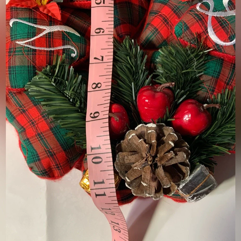 NWOT Wreath: NOEL Writing, Fabric Tartan Stuffed Hearts, Pine, Poinsettia